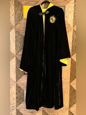 Harry Potter Hufflepuff Cloak Hooded Black Velour House Robe Adult One Size